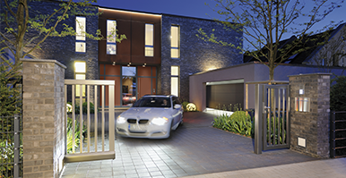 Ihr Experte für Garagentore in Tanna, bietet über unseren Partner Hörmann ein abgestimmtes System, welches das Automatische Öffnen und Schließen für Dreh und Schiebetüren ermöglicht.